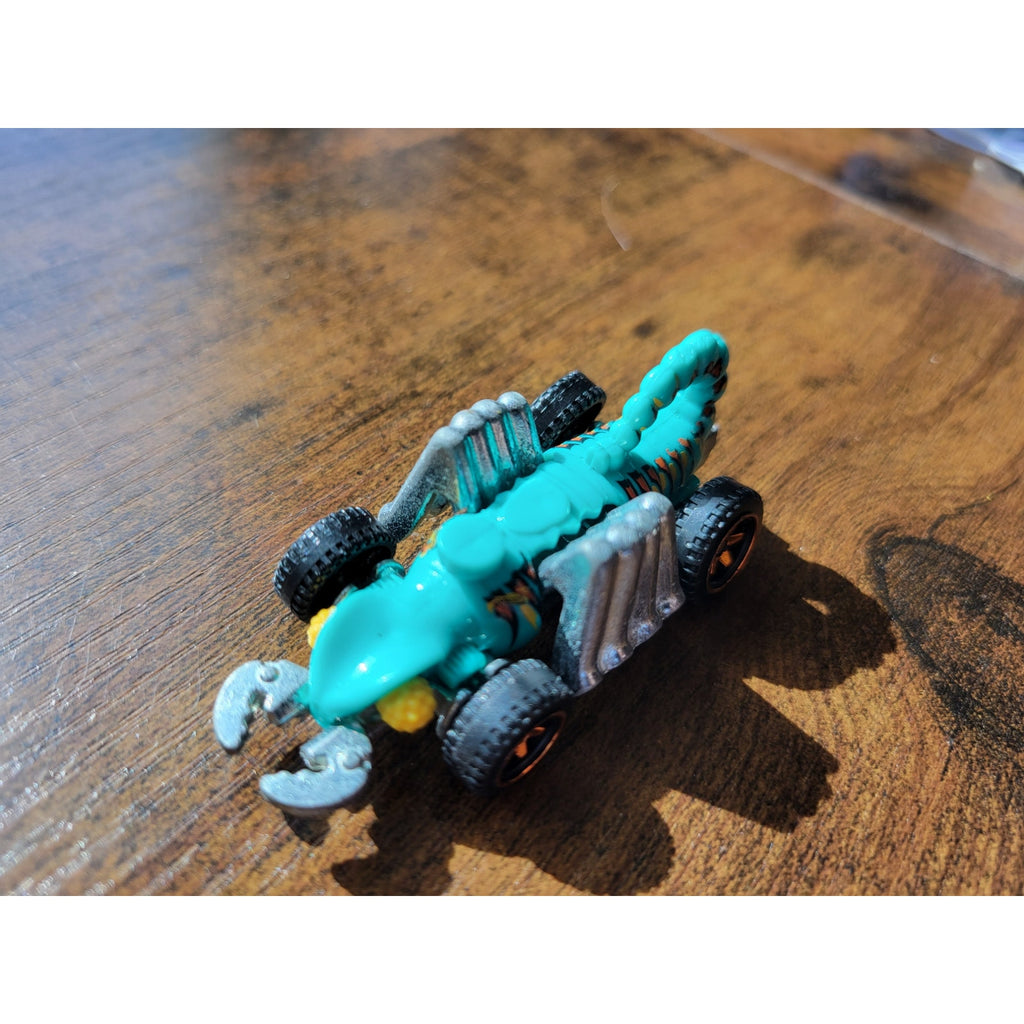 2010 Hot Wheels - Speed Demons Eevil Weevel 2062 Turquoise Scorpion - loose