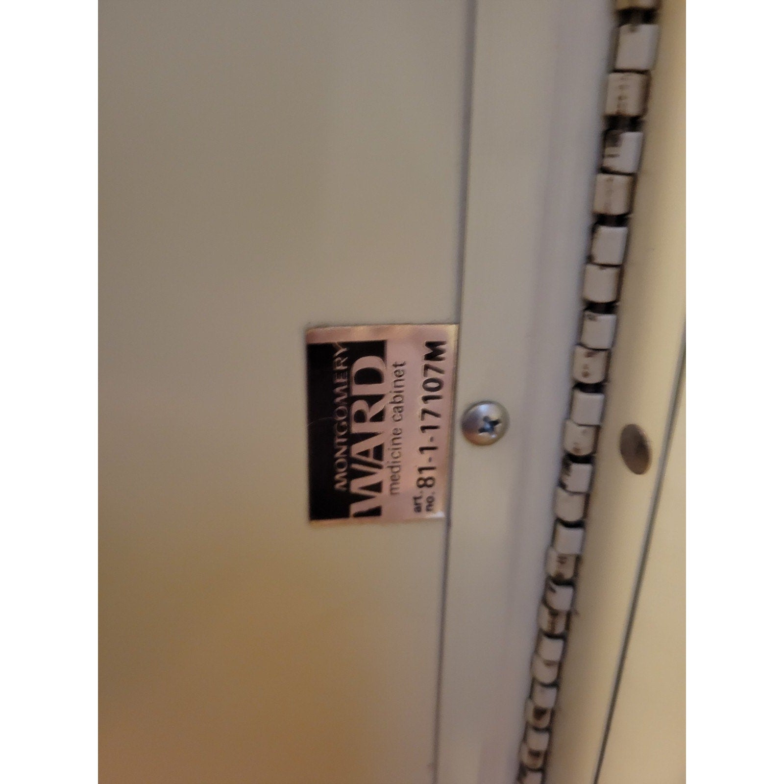 Vintage Montgomery Ward 81-1-17107M - Miami-Carey Recess Metal Medicine Cabinet