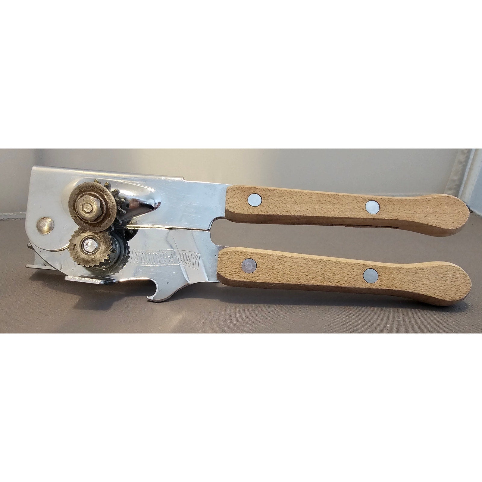 Vintage Swing-A-Way No. 9 Can Opener Bottle Wood Grips Manual 7-1/2” USA Away