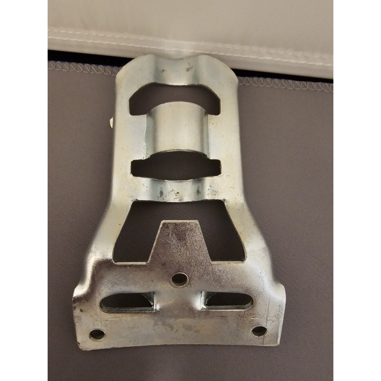 Vintage Valley Forge Steel Angled Wall Mount 3/4" Bracket Flag Pole Holder - USA