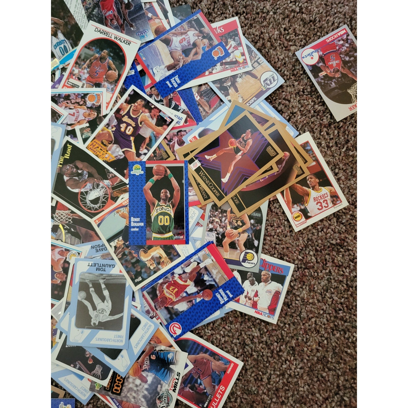 Lot of aprox 500+ NBA Basketball Cards - Topps, Upper Deck, NBA Hoops, Panini