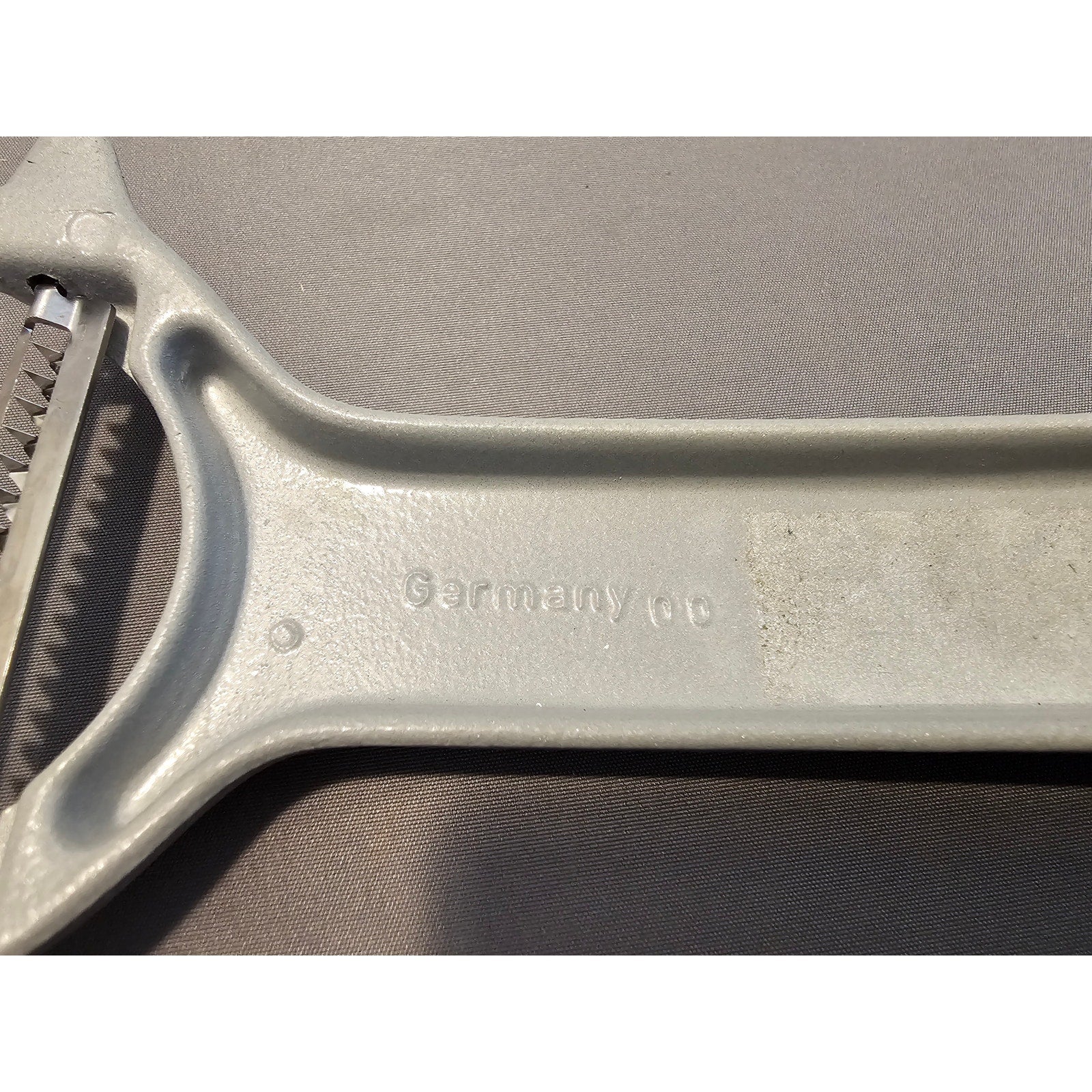 Westmark Steel Vegetable Peeler/Slicer Julienne w/Stainless Steel - 5" long