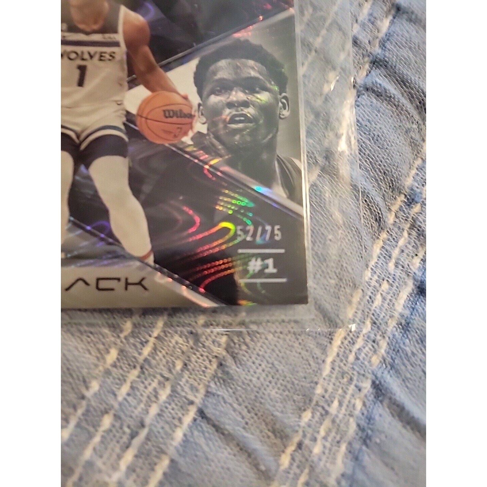 Anthony Edwards 2022-23 Panini Black - #7 - Silver s/n 52/75 - Timberwolves