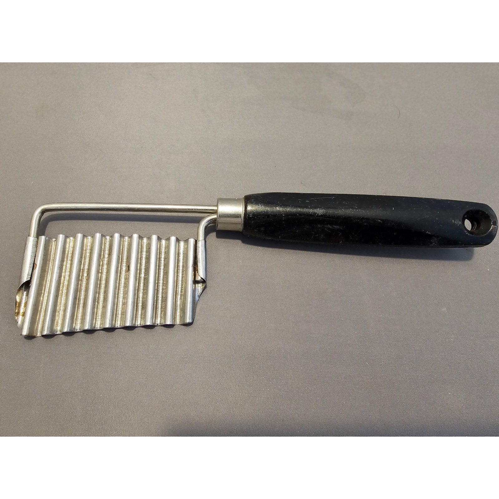 Vintage Crinkle-Cut Slicer - Kitchenware Metal Cutting Tool