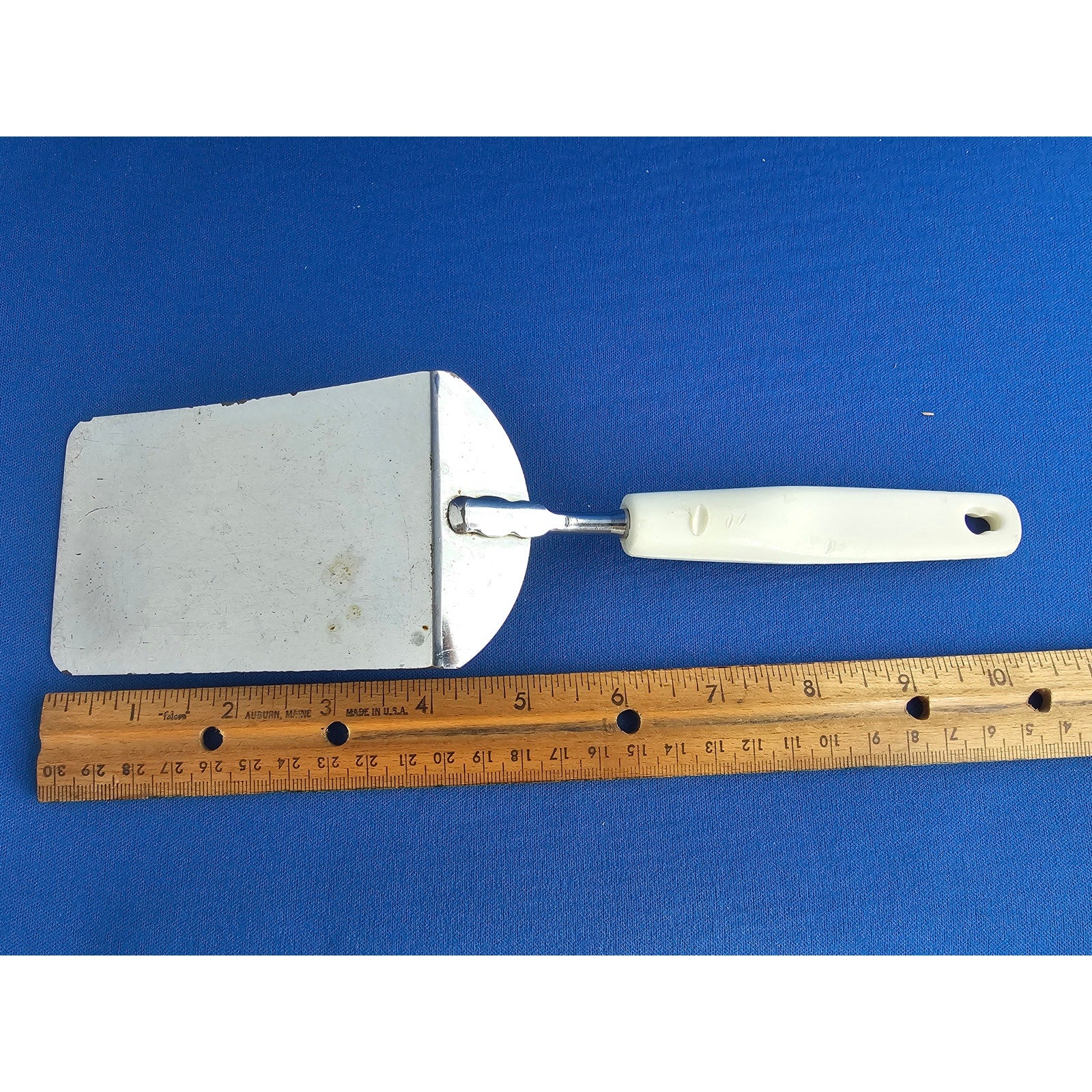 Vintage Chief Spatula/Flipper 11" (inches) w/White Plastic Handle