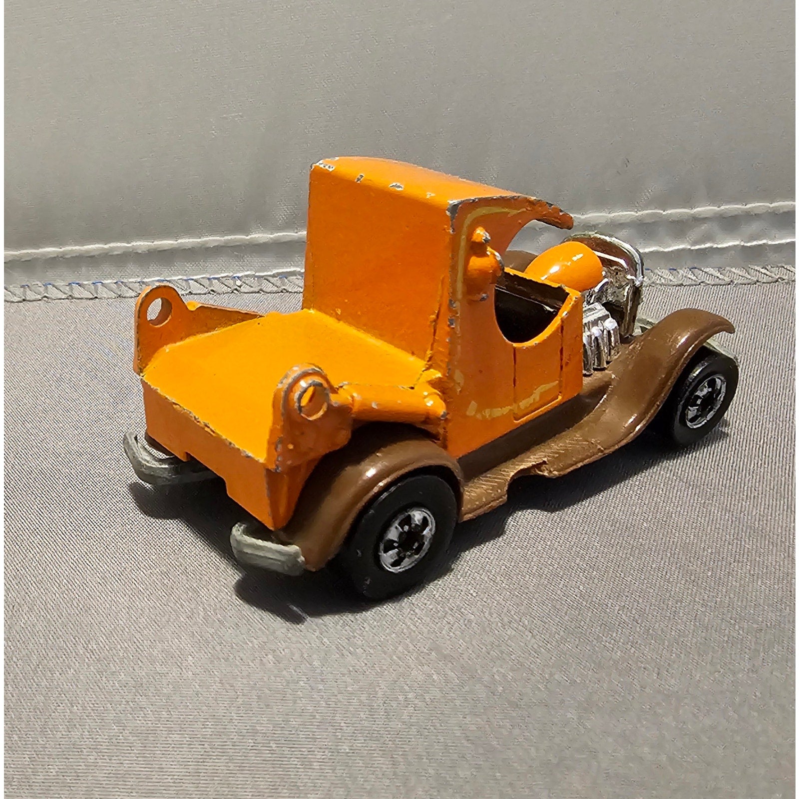 1977 Hot Wheels - A TruckN Orange Muscle Car/Rat Rod Dump - Hong Kong - loose
