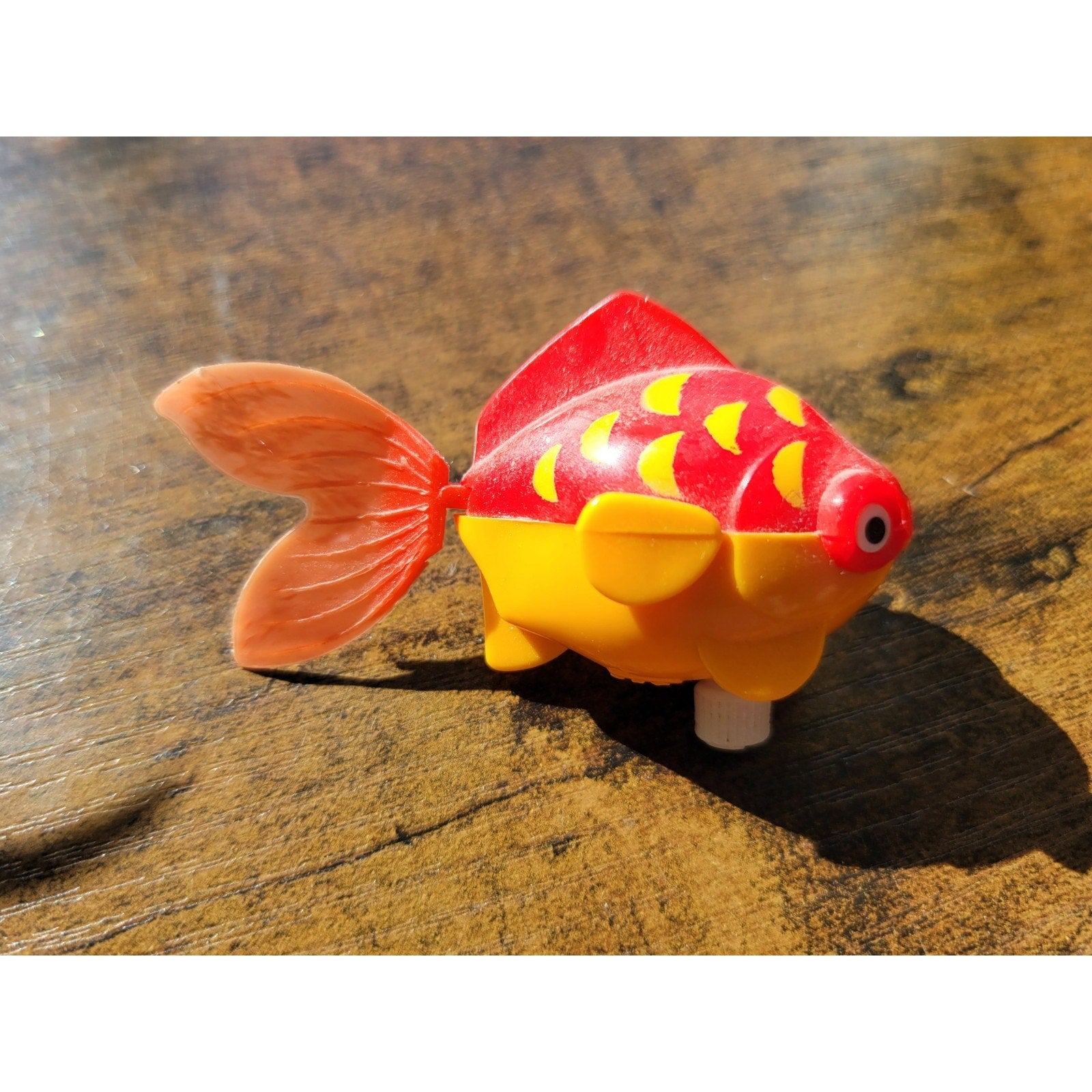 Vintage Tomy Wind Up Pocket Pets - Red/Orange Goldfish Flip Floppers 2.5" Works