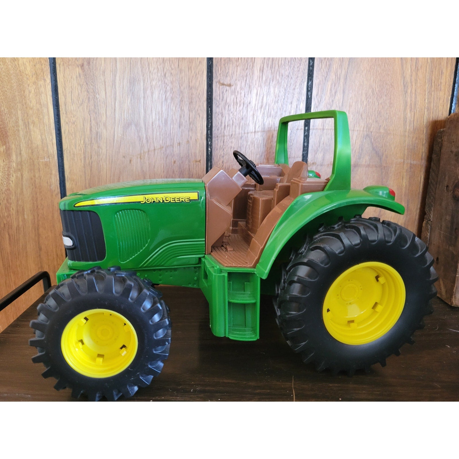 Ertl Tomy John Deere 35024PW Toy Tractor - 10"