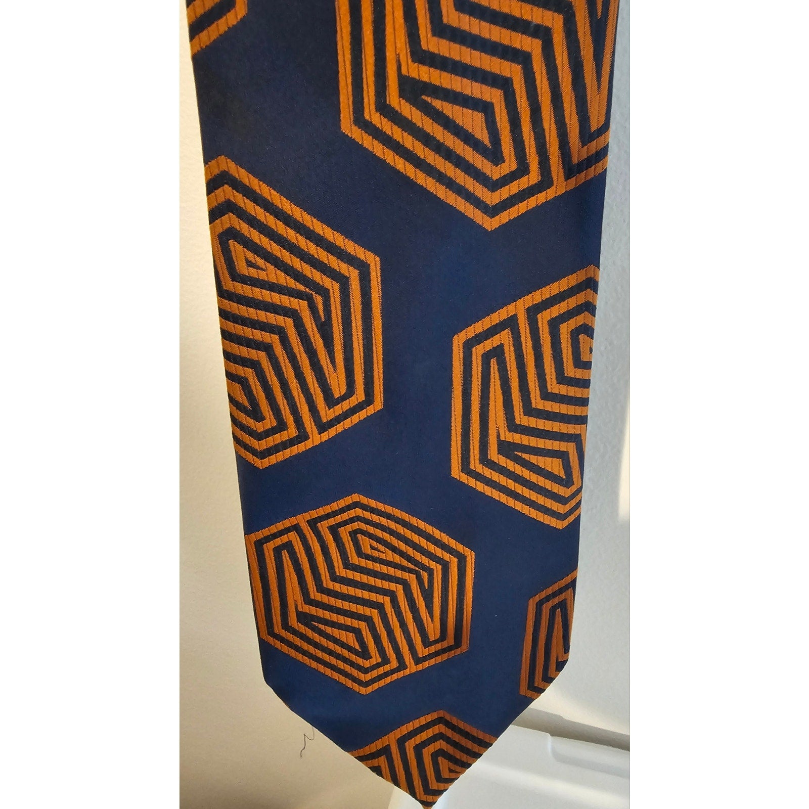 Vintage Richman Gordman Men's Necktie - Blue w/Orange - 57" x 5"