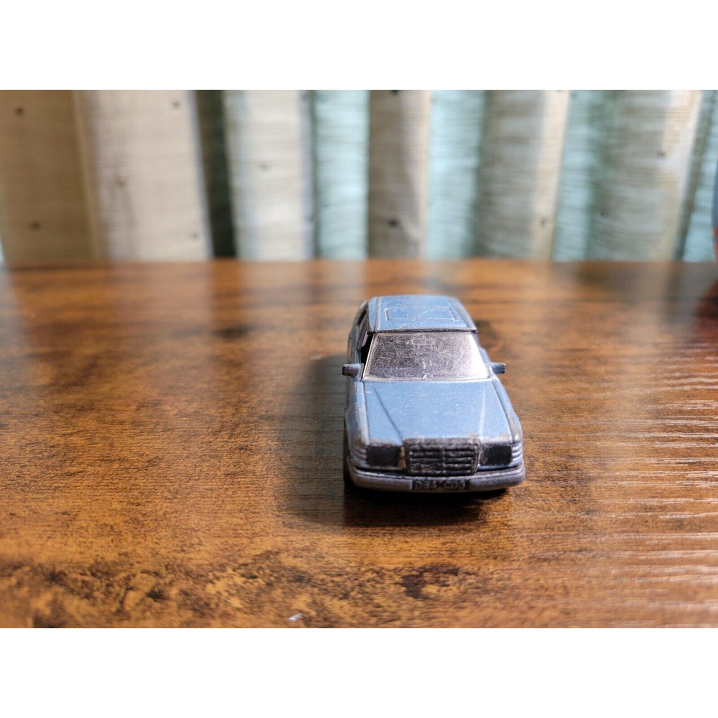 1986 Matchbox - Light Blue Mercedes Benz 300E - 1:61 - Made in Macau -Doors Open