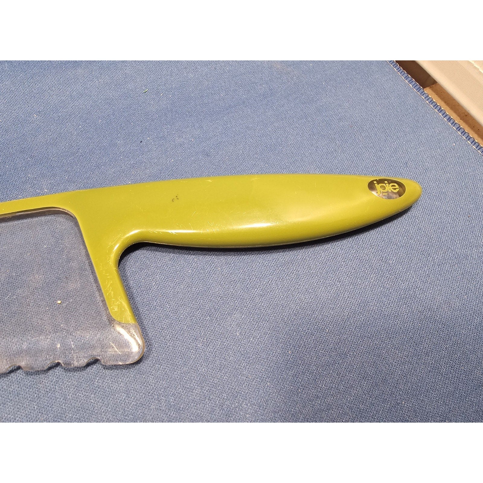 Joie Green Plastic 12" Serrated Lettuce Knife - Mellon, Fruit, Oranges
