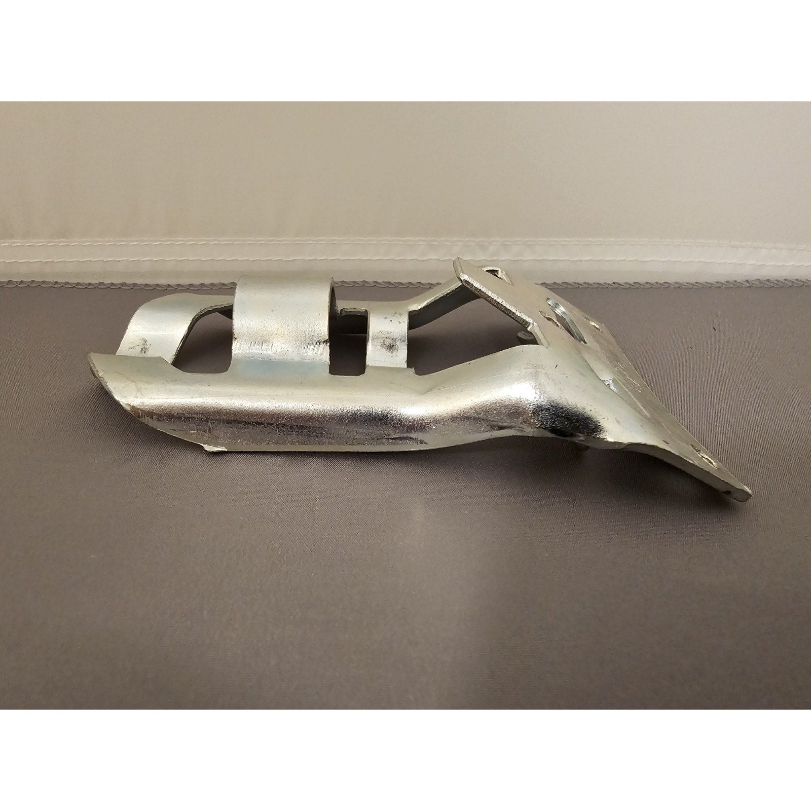 Vintage Valley Forge Steel Angled Wall Mount 3/4" Bracket Flag Pole Holder - USA