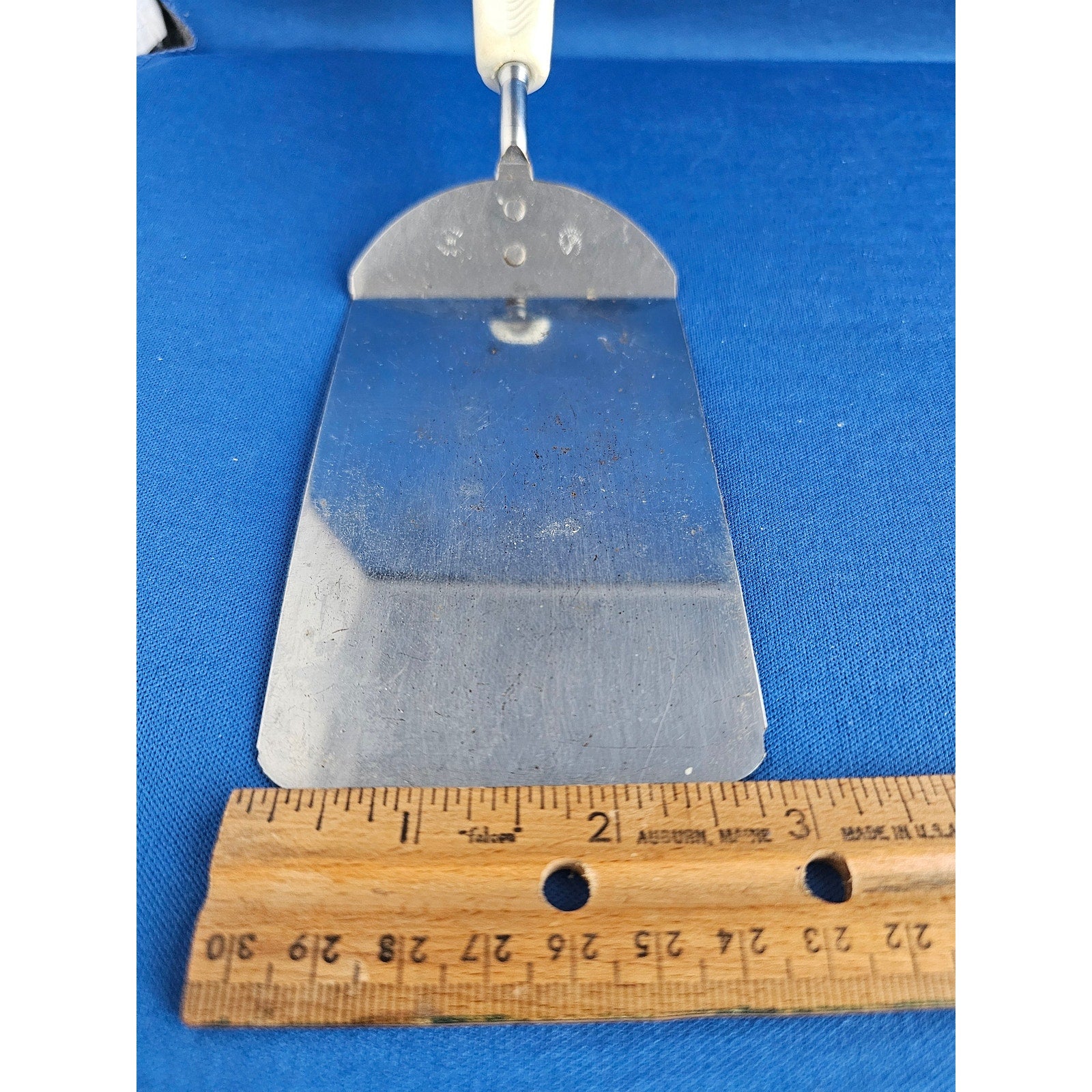 Vintage Chief Spatula/Flipper 11" (inches) w/White Plastic Handle