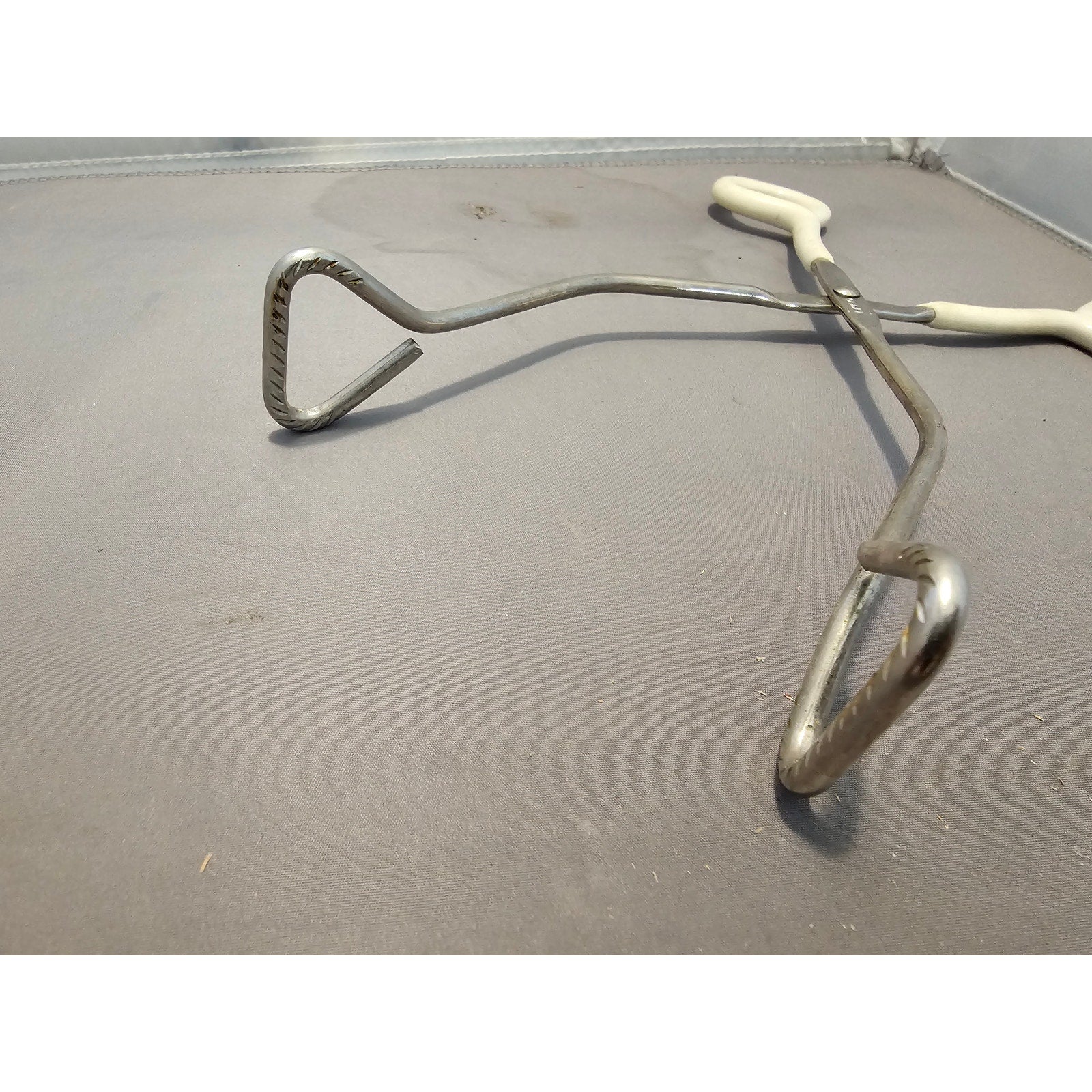 Vintage Ekco 10" White Rubble Handle Stainless Steel Tongs - USA