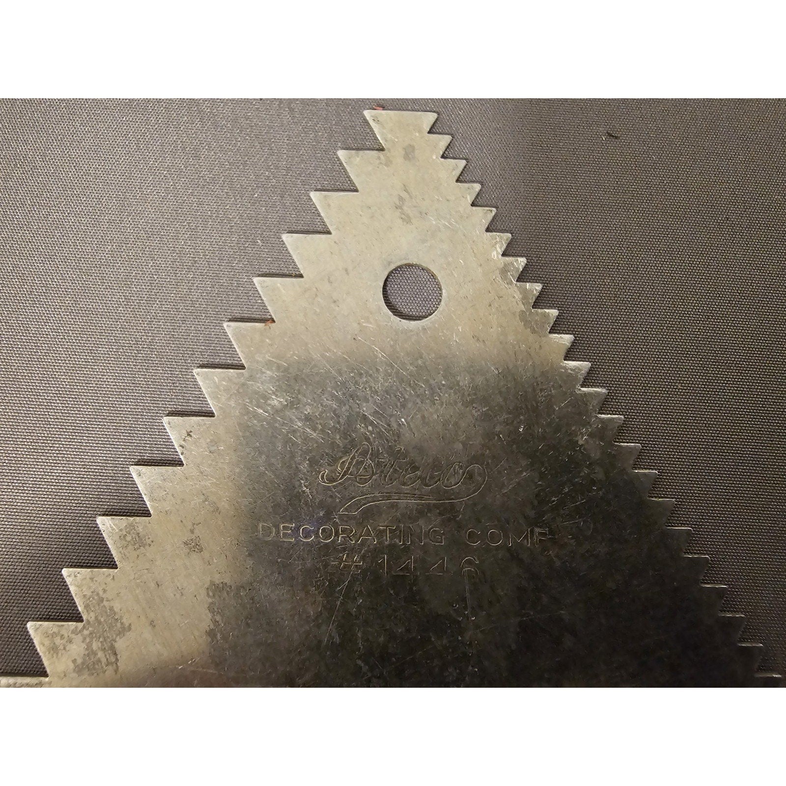 Ateco #1446 - 3-Sided Decorating Comb & Cake Icing Triangle Tool - 4-1/4" (in)