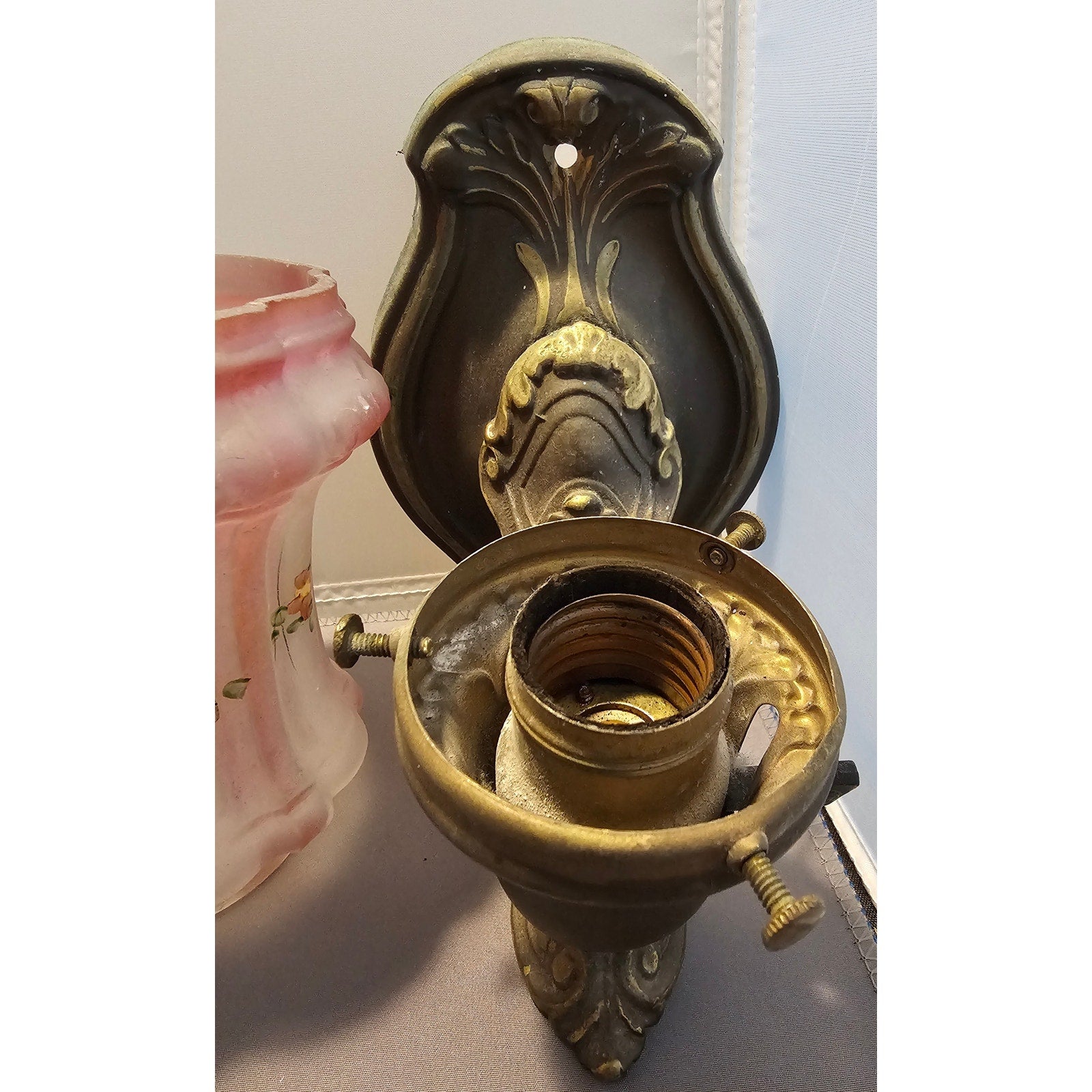 Antique/Vintage Brass Wall Sconce w/Purple & Pink Glass Shade Light Fixture