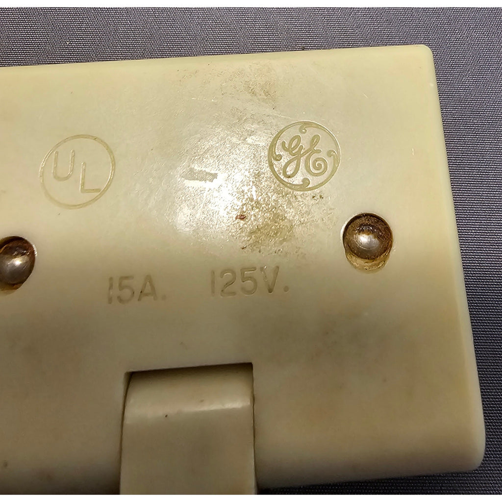 Vintage GE Wall Hugger/Flat #1734-21D 3-Tap Outlet Adapter - Ivory, 15A-125V
