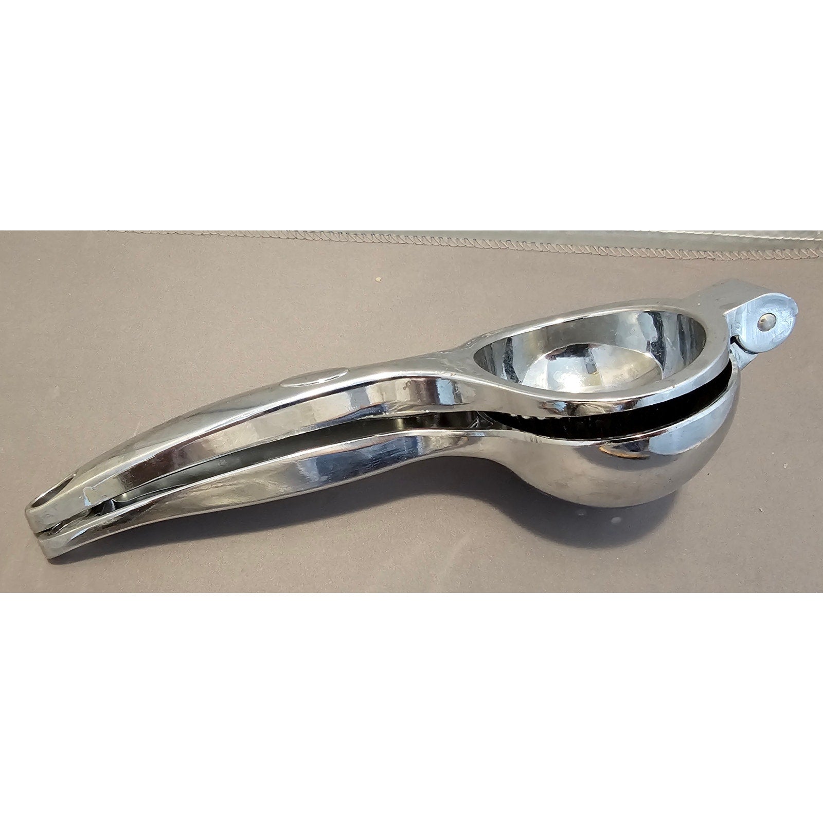 Silver Heavy-Duty Metal Citrus/Lemon/Lime Squeezer/Juicer - 8-1/2" long