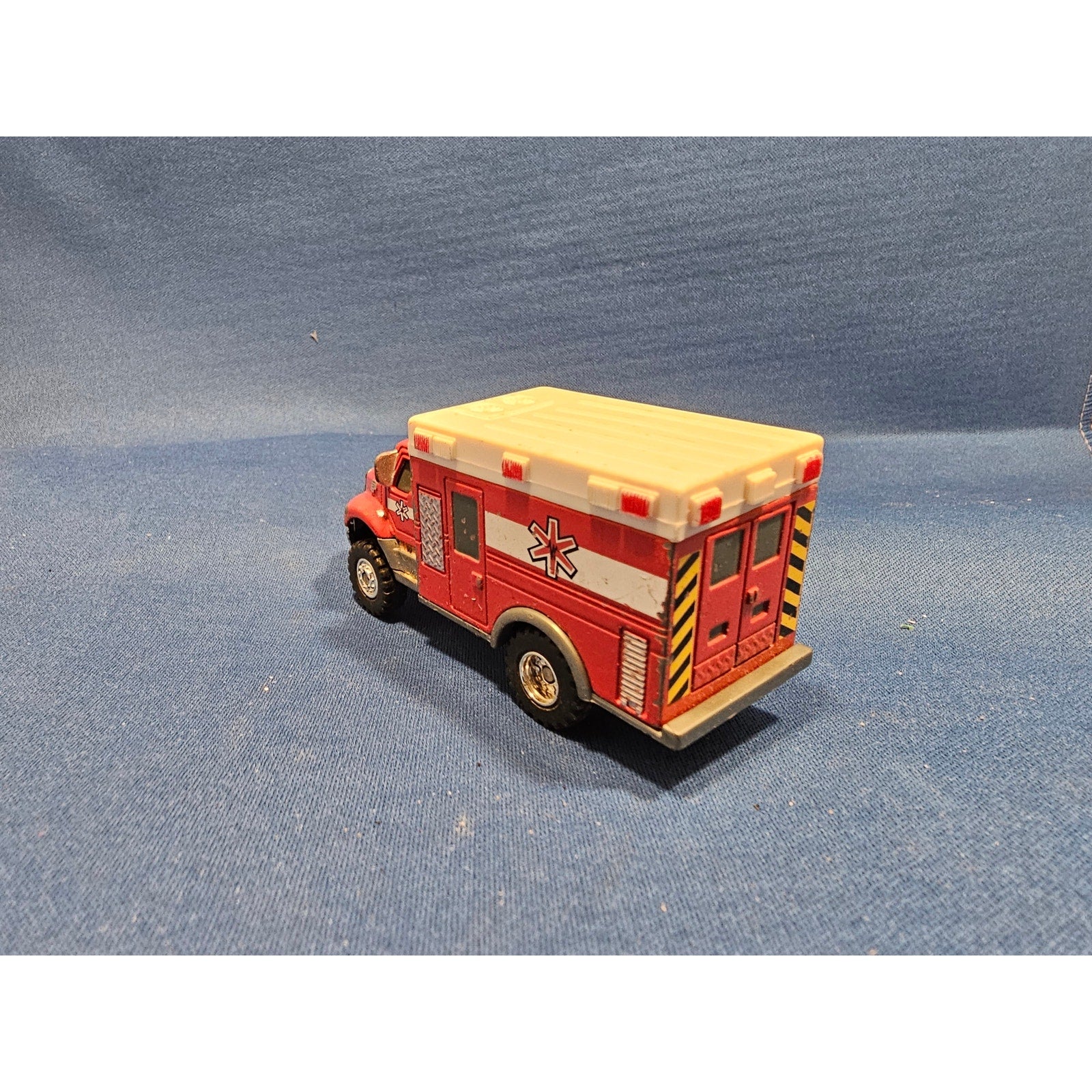 2012 Tonka Funrise #06412 - Red/White Ambulance/Paramedics/Rescue Vehicle -loose