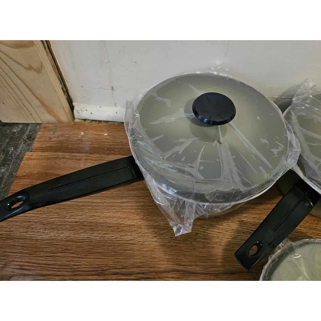 Vintage Mirro La Cuisine 9-Pc Green Heavyweight Aluminum Cookware Set 550-2190