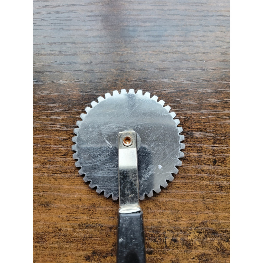 Vintage Pastry Wheel/Dough Stamp, Cutter, Crimper, Pasta, Ravioli, Pie Maker