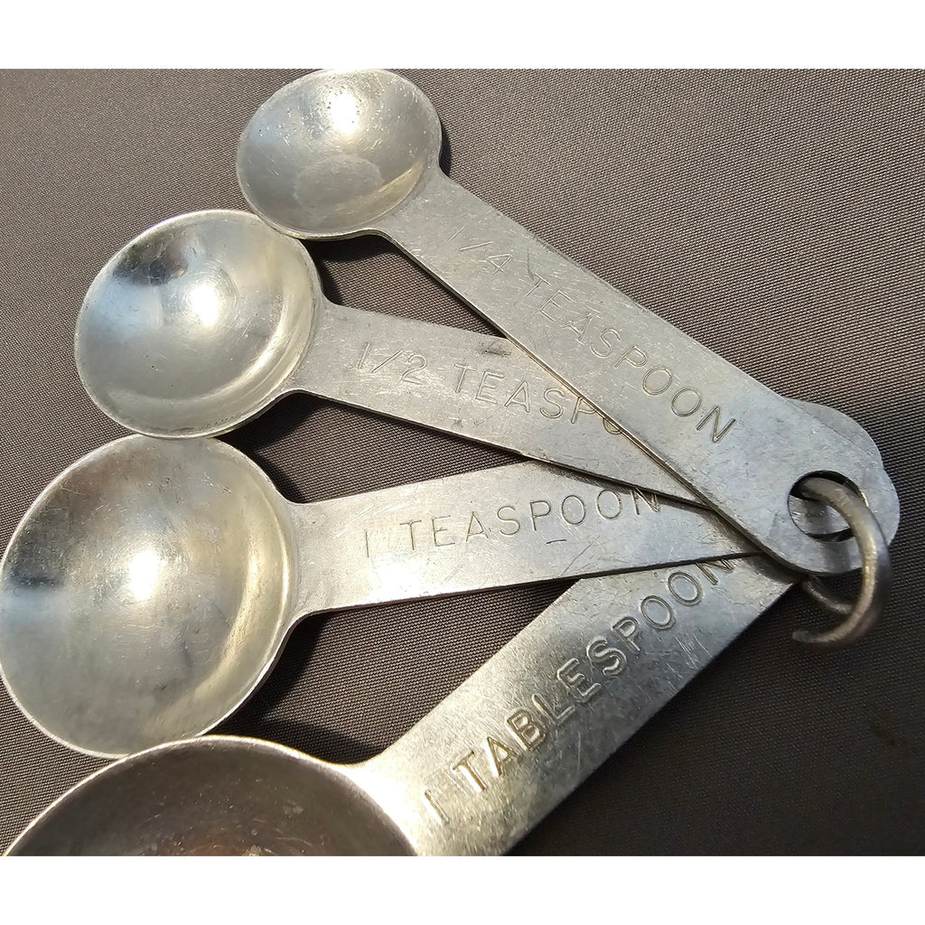 Vintage Set of 4 Aluminum Measuring Spoons w/Ring