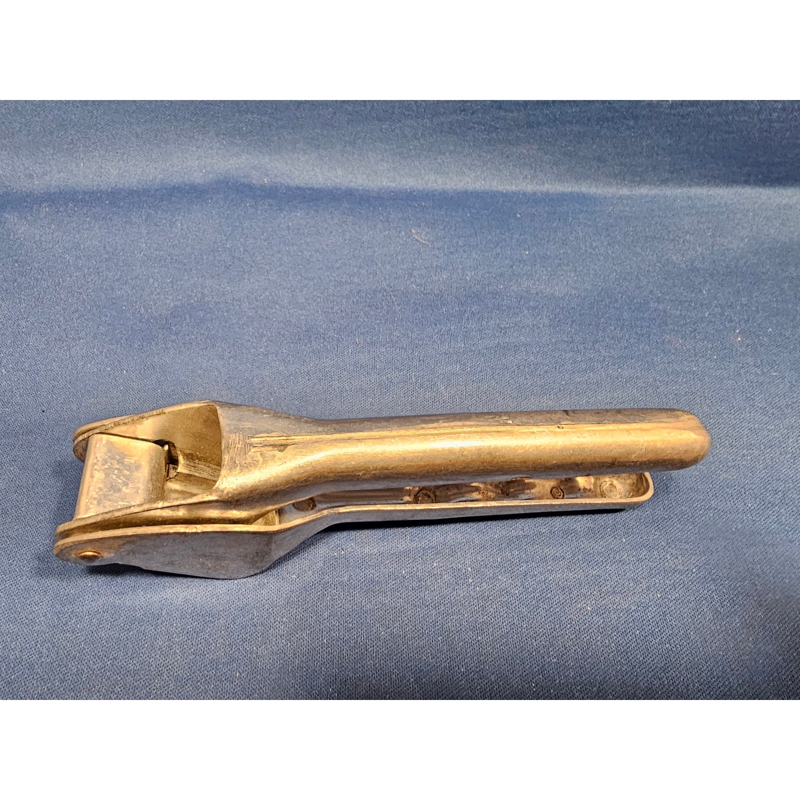 Aluminum Garlic Press - Taiwan - 6-1/4" long - clean