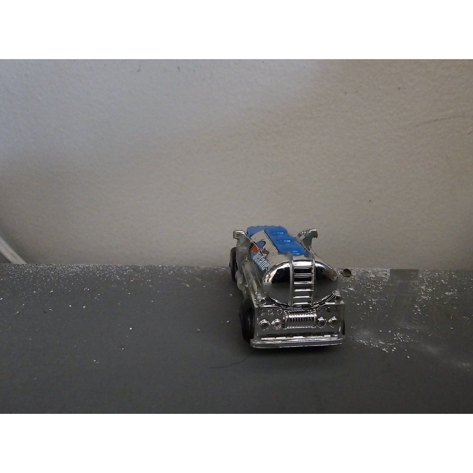 2018 Hot Wheels Fast Gassin' - Blue Black 100 Octane Tanker - FYC62