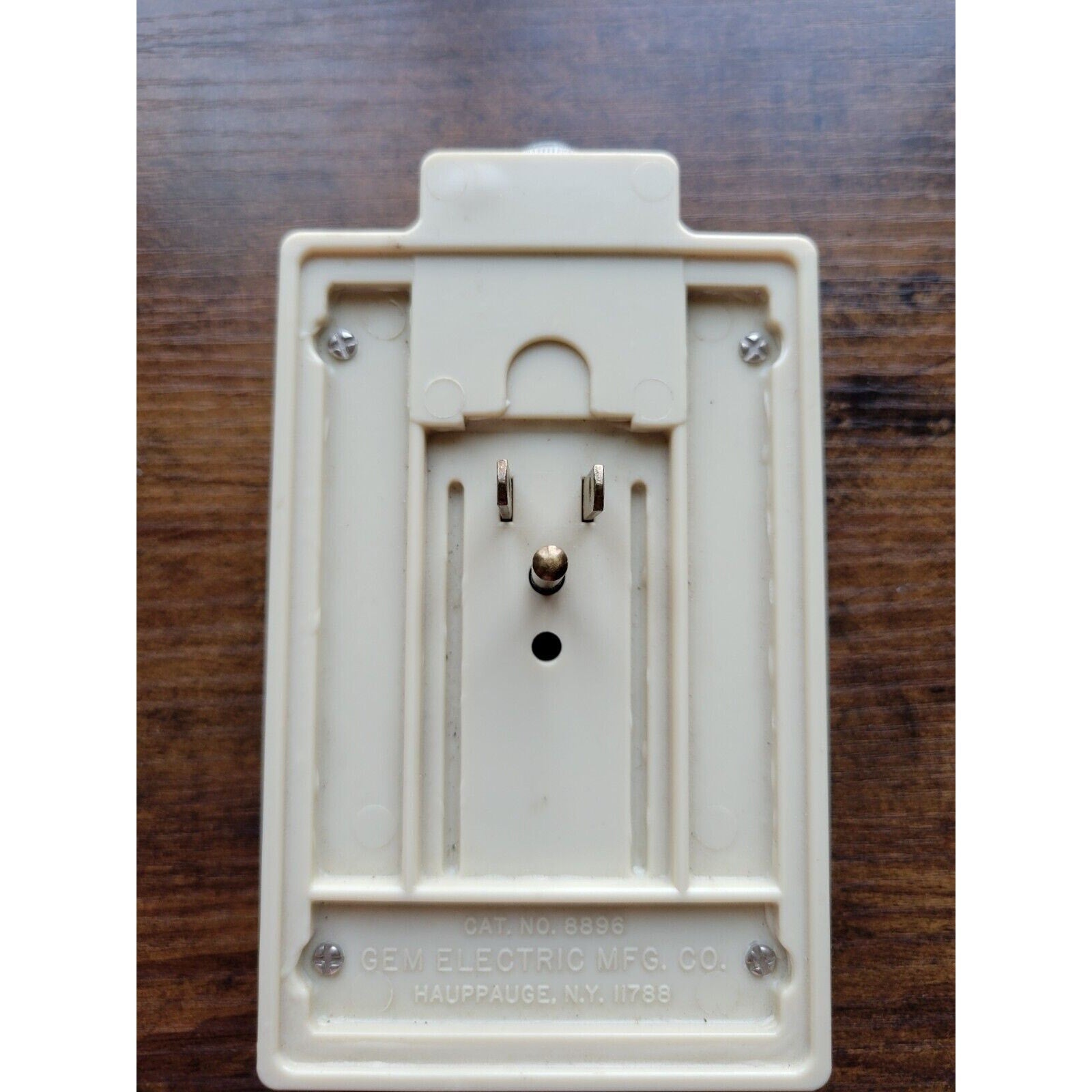 Vintage Gem Electric One Plug to 6 Plug Ground Outlet 8896 USA Works, Tested