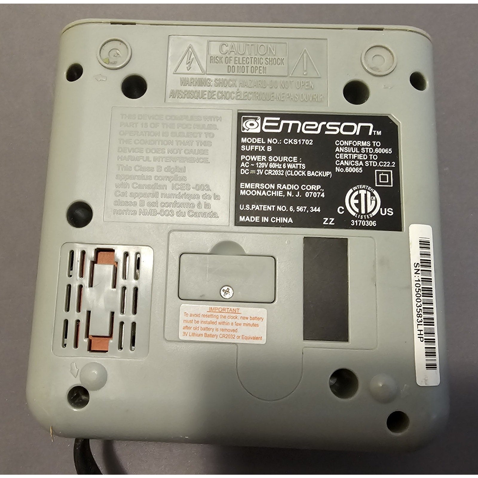 Emerson CKS1702 Radio/Digital Alarm Clock - Tested and Works