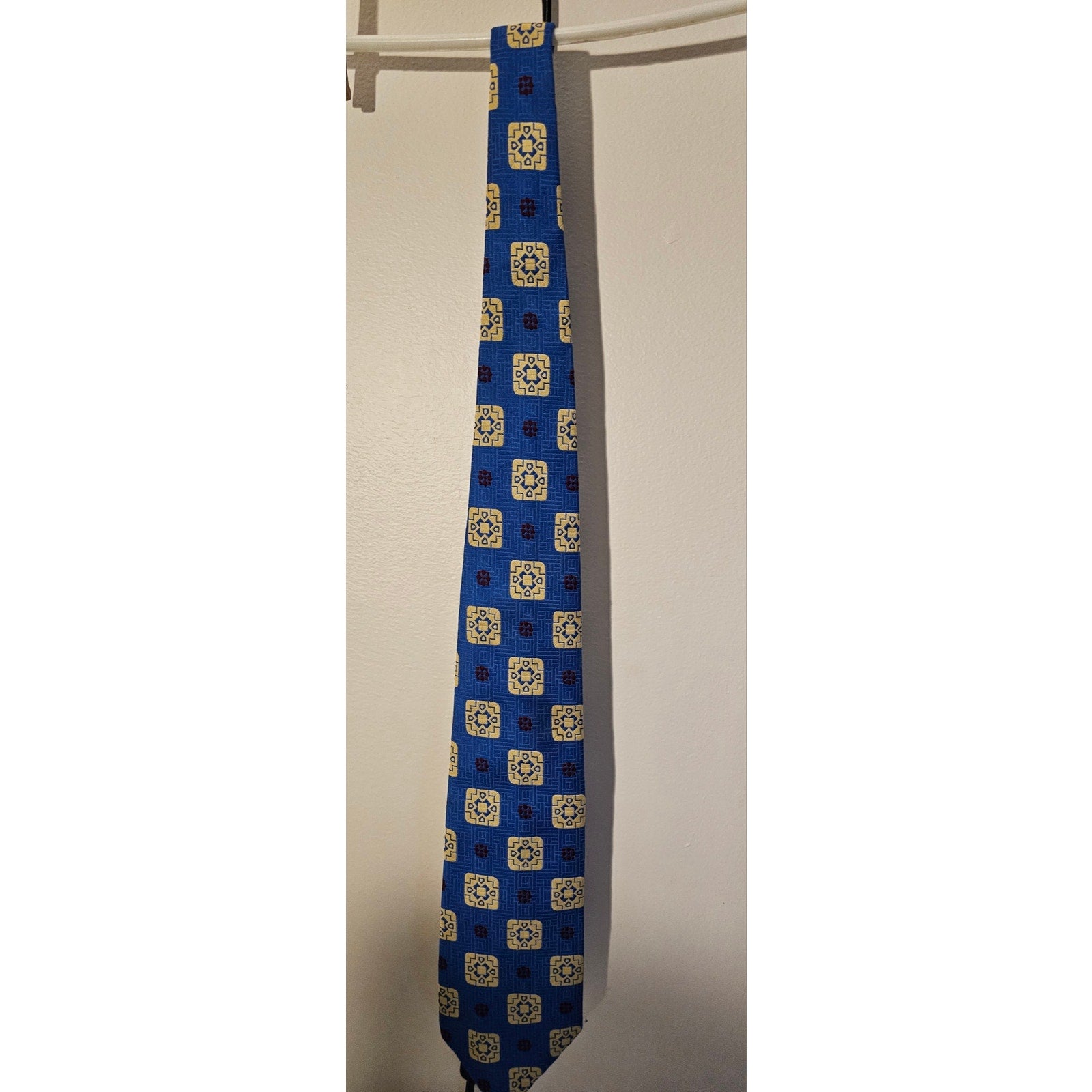 Vintage Men's Necktie - Blue w/Yellow Pattern - 58-1/4" L x 4" W