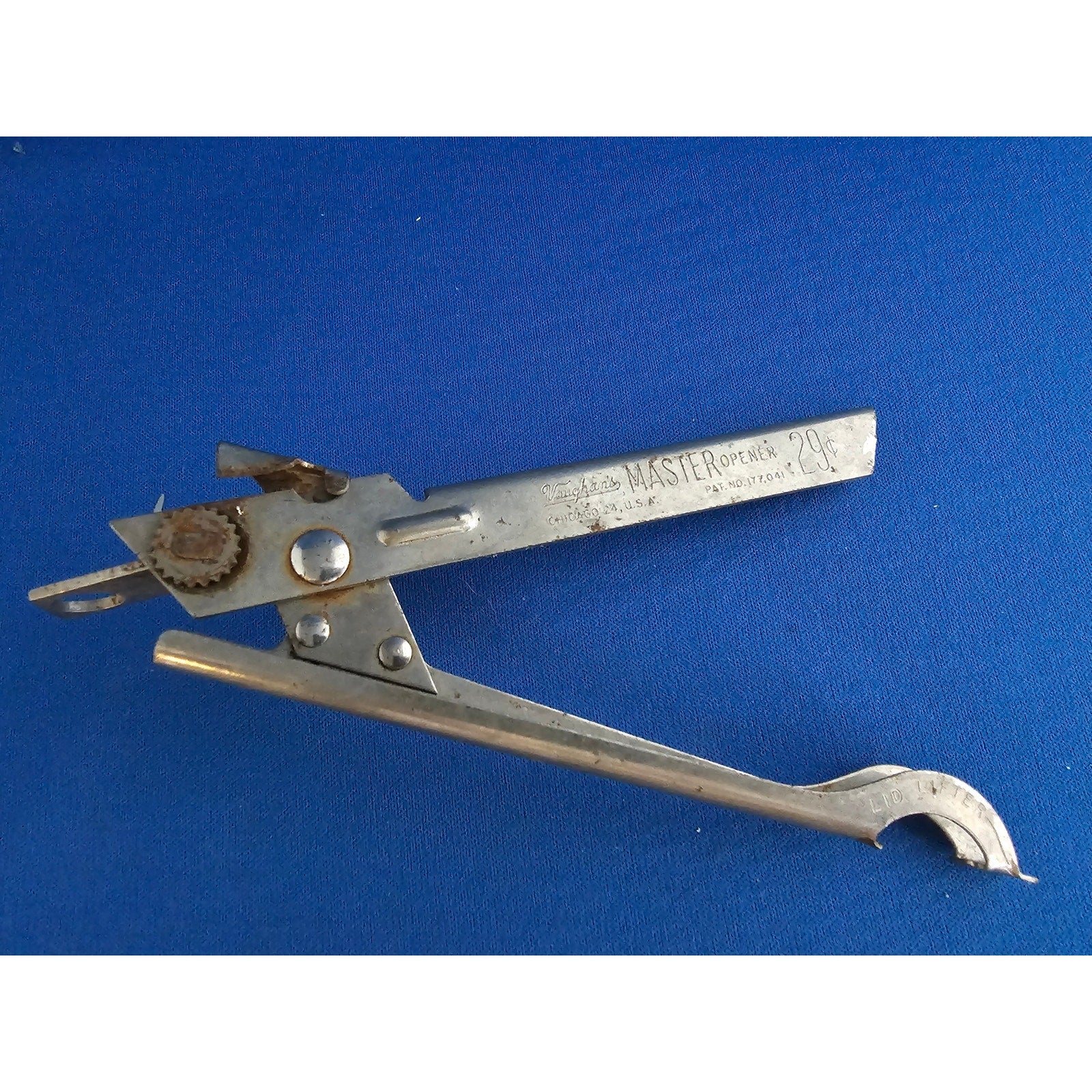 Vintage Vaughan's Master Opener Manual Can - works well - USA - 29 cent