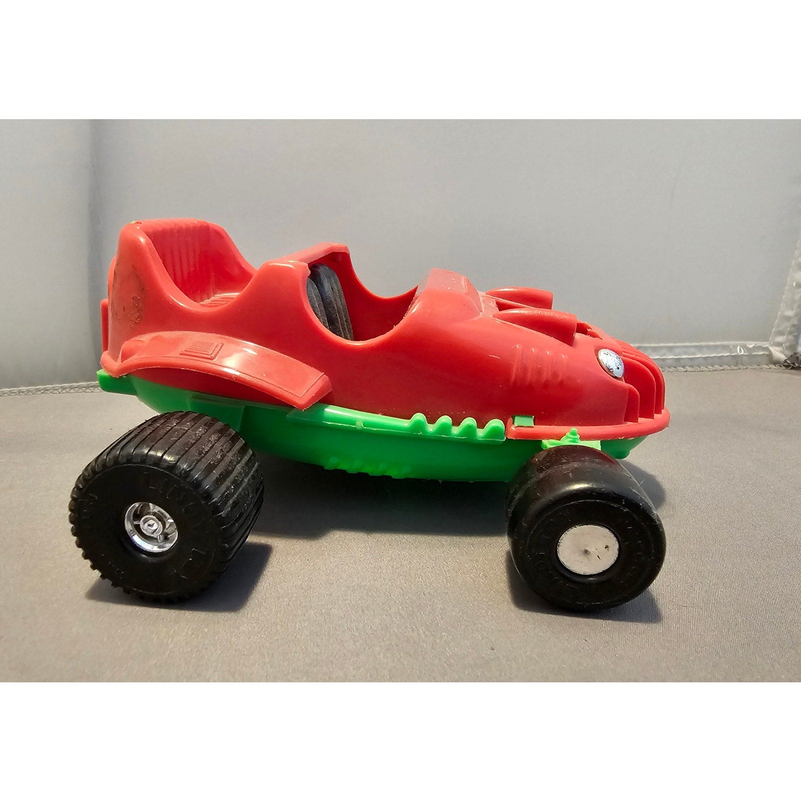 Vintage Lindy Red/Green Dune Buggy - Parasol Pete by Lindberg Prod. - USA