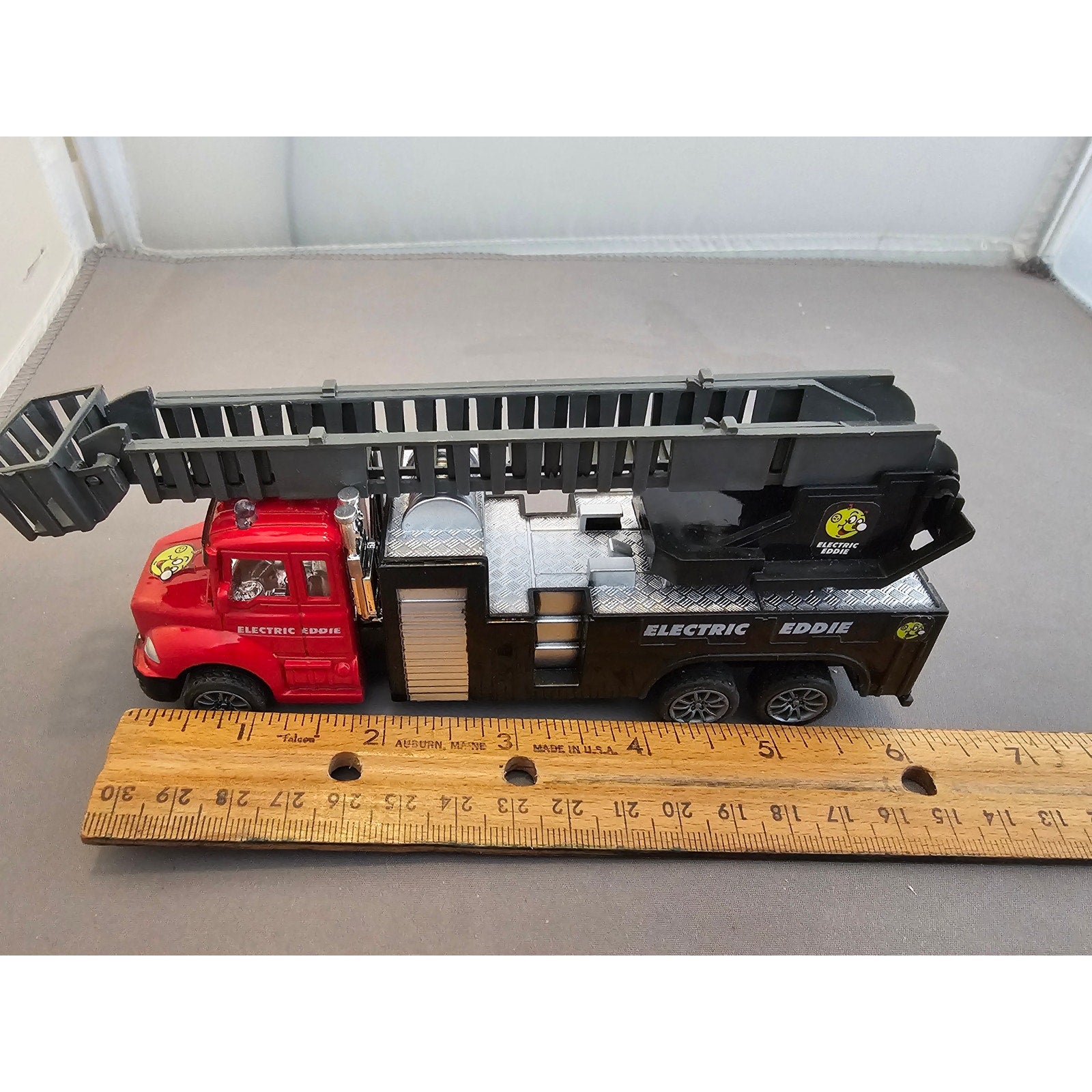 Electric Eddie Toy Boom/Ladder Truck - Red/Black - China - loose
