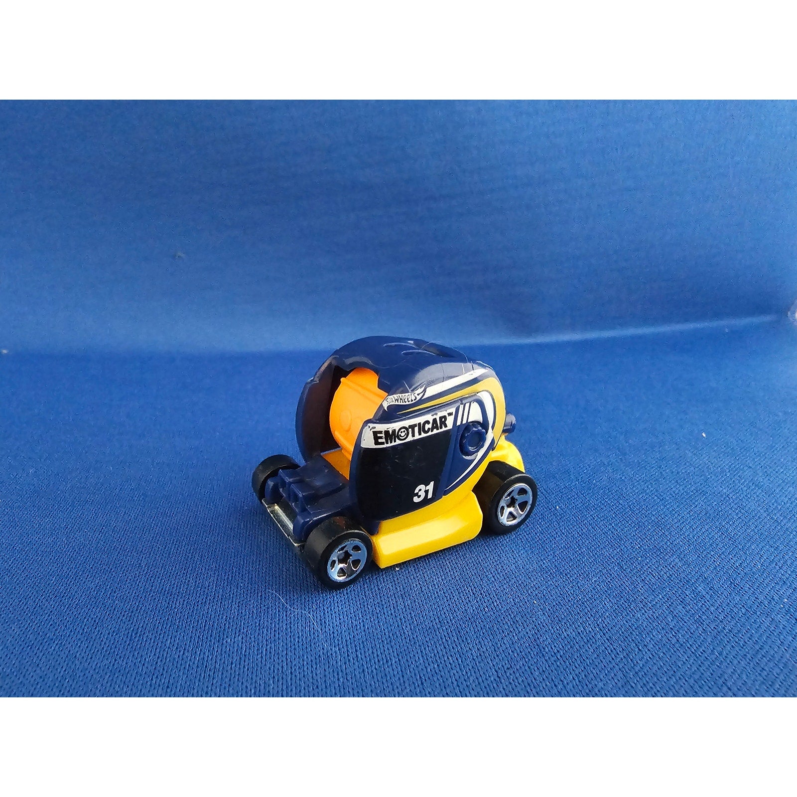 2016 Hot Wheels - Emoticar DTX20 - Yellow/Blue - loose