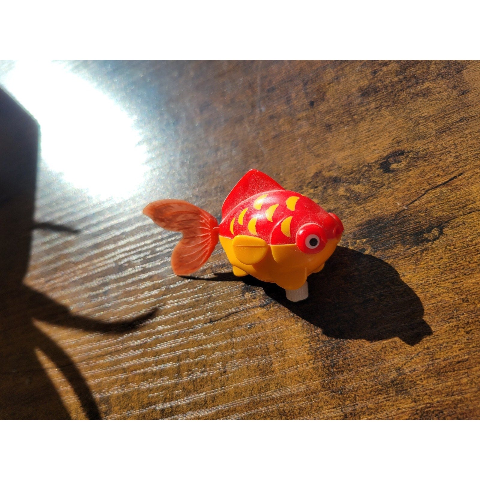 Vintage Tomy Wind Up Pocket Pets - Red/Orange Goldfish Flip Floppers 2.5" Works