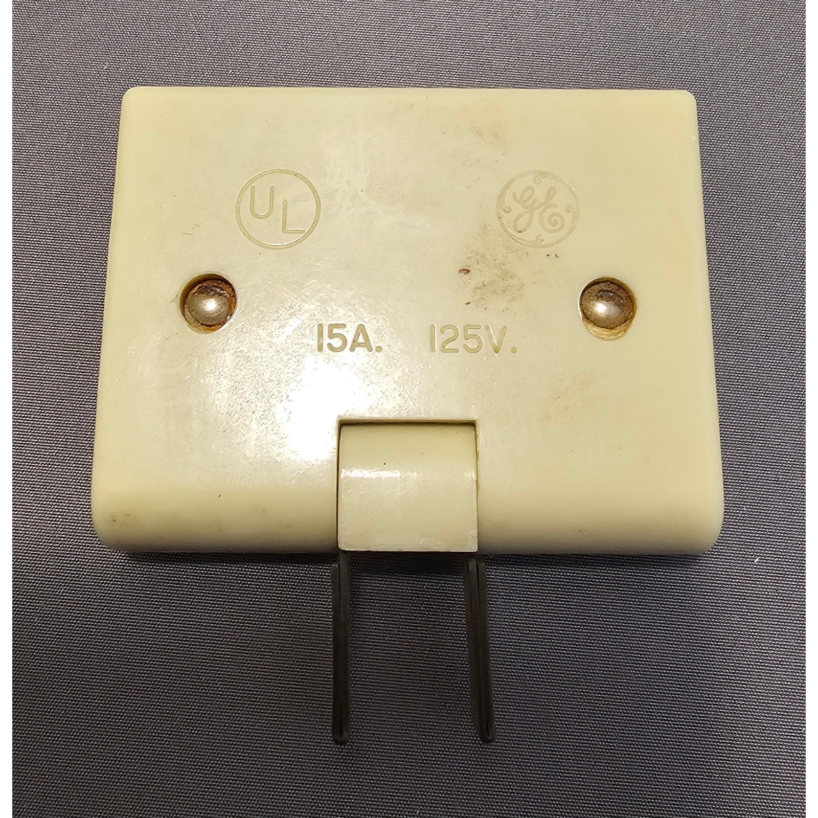 Vintage GE Wall Hugger/Flat #1734-21D 3-Tap Outlet Adapter - Ivory, 15A-125V