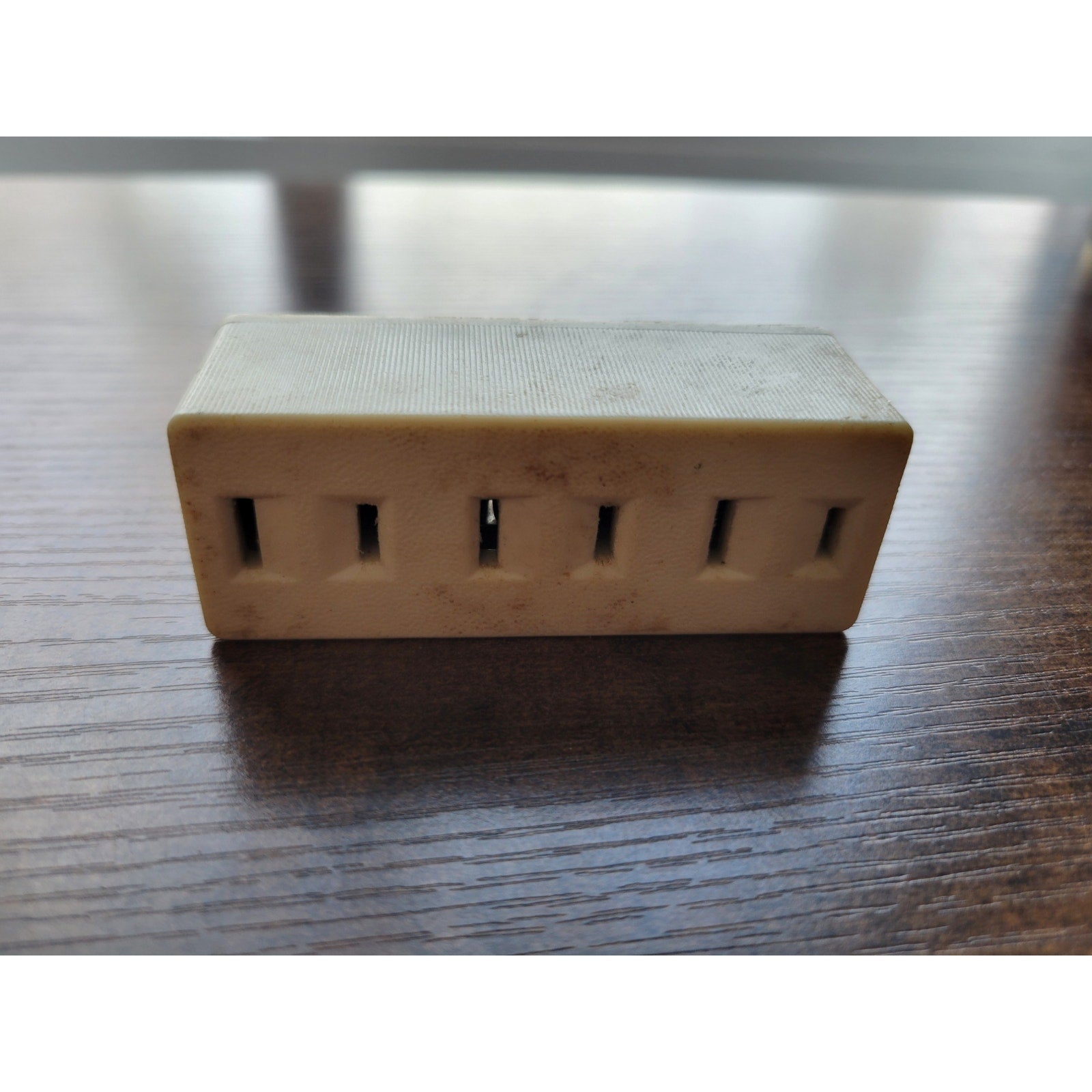 Vintage Ivory General Electric GE 922B 15A 125V 3-Plug Tri-Splitter