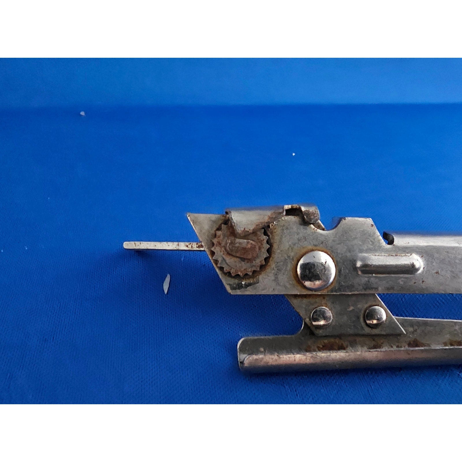 Vintage Vaughan's Master Opener Manual Can - works well - USA - 29 cent