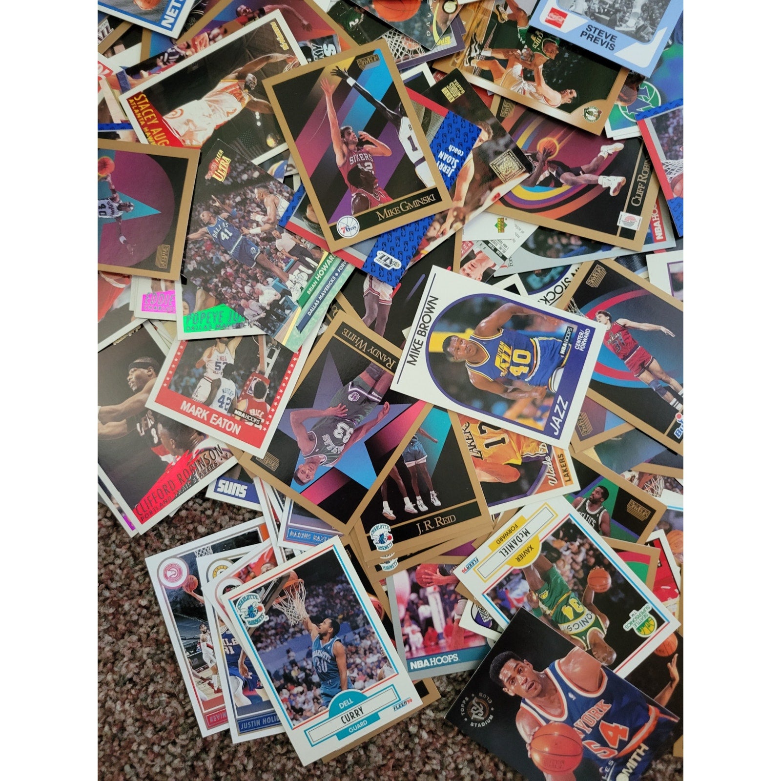 Lot of aprox 500+ NBA Basketball Cards - Topps, Upper Deck, NBA Hoops, Panini