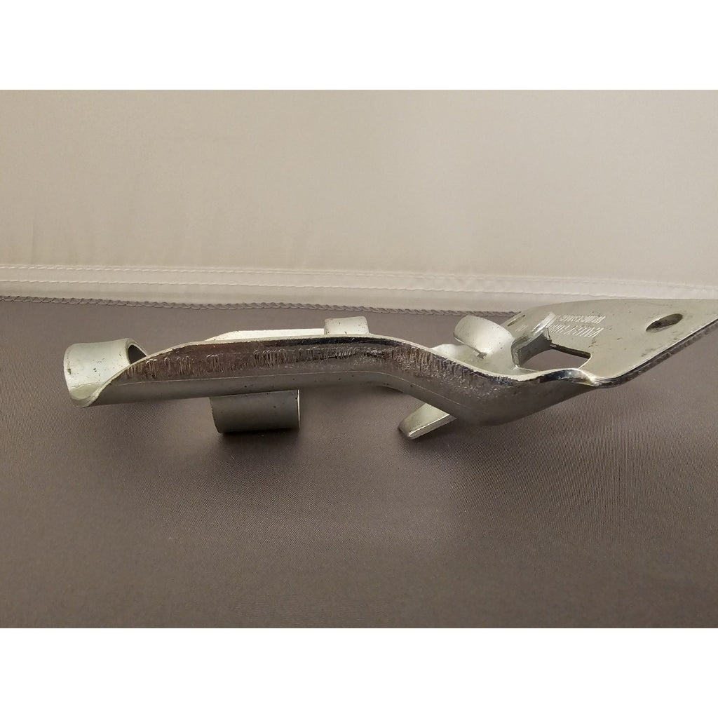 Vintage Valley Forge Steel Angled Wall Mount 3/4" Bracket Flag Pole Holder - USA