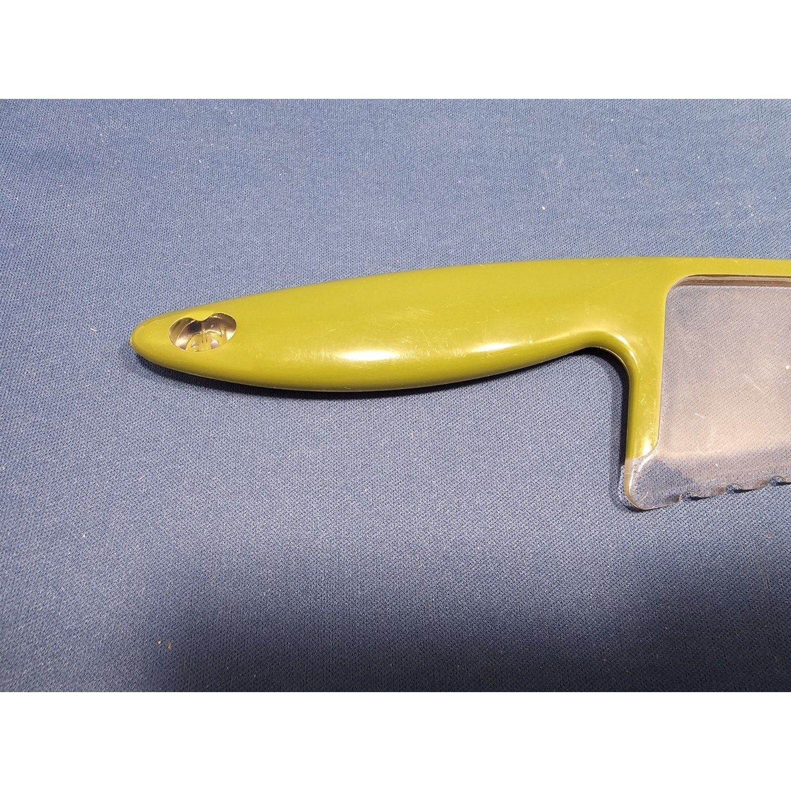 Joie Green Plastic 12" Serrated Lettuce Knife - Mellon, Fruit, Oranges