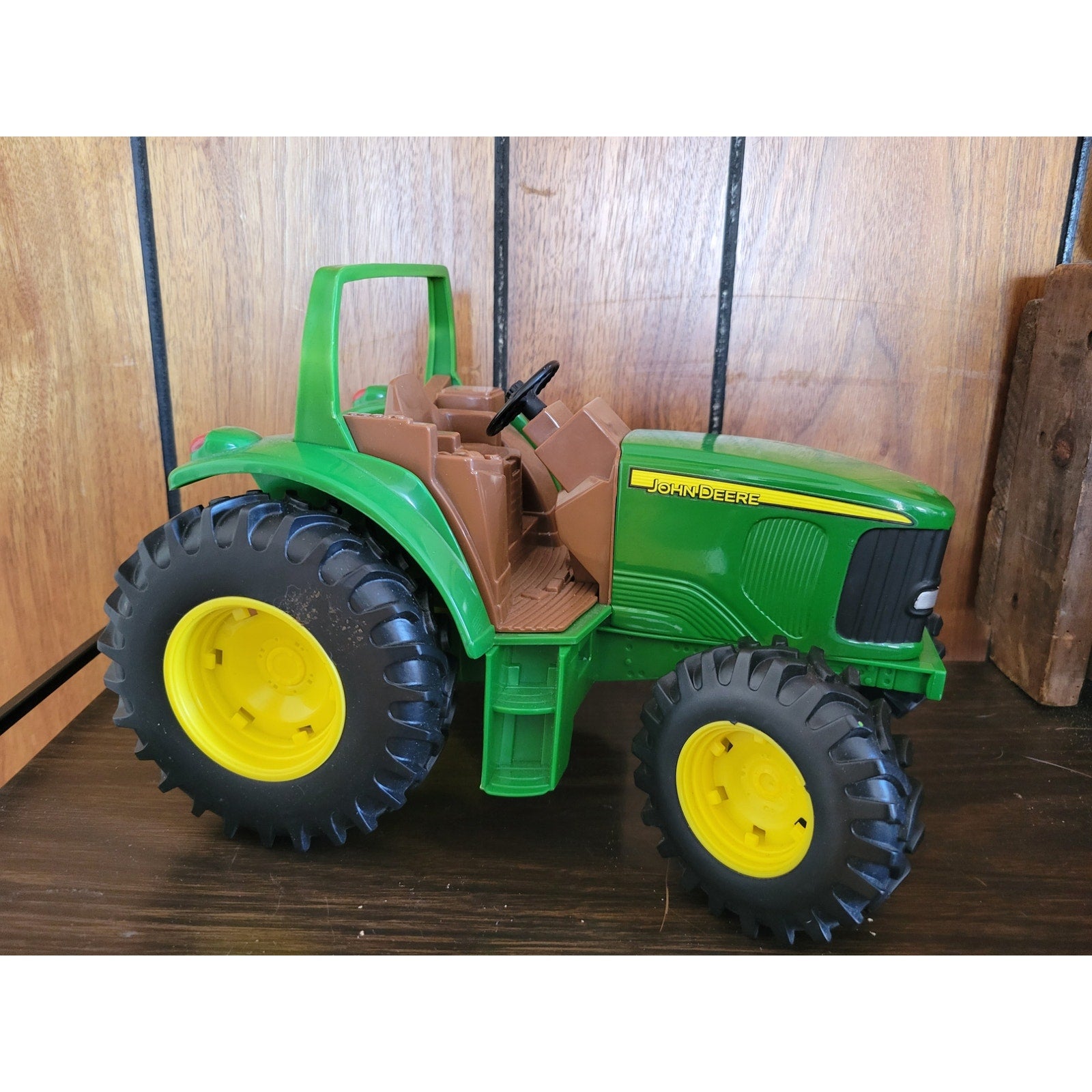 Ertl Tomy John Deere 35024PW Toy Tractor - 10"