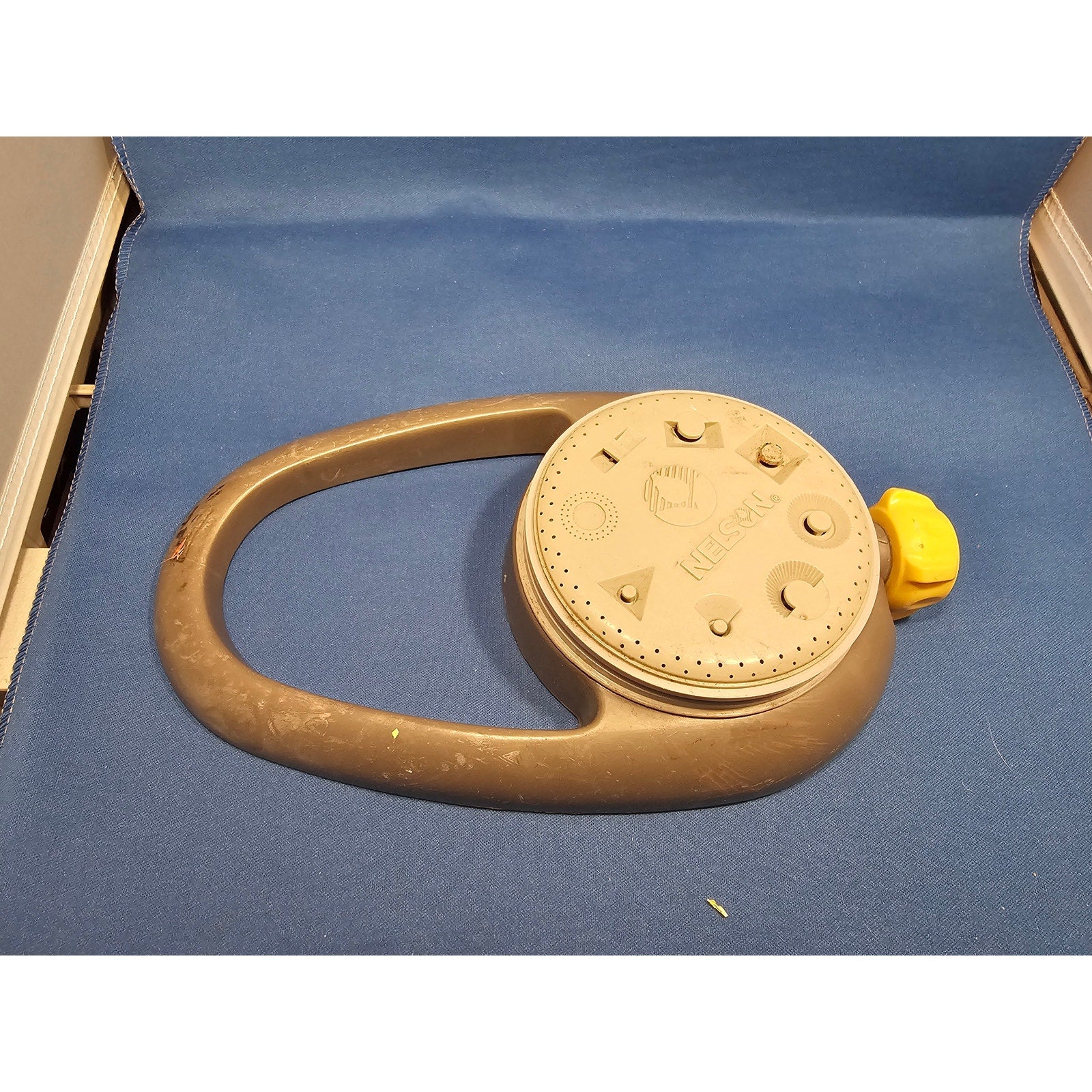 Vintage Nelson Adjustable 8-Settings Grey/Yellow Lawn Sprinkler - Tested