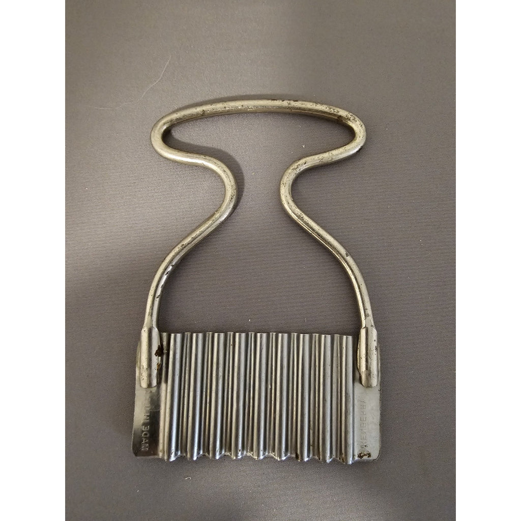 Kenberry Crinkle-Cut Slicer Made in USA Vintage Kitchenware Metal Cutting Tool