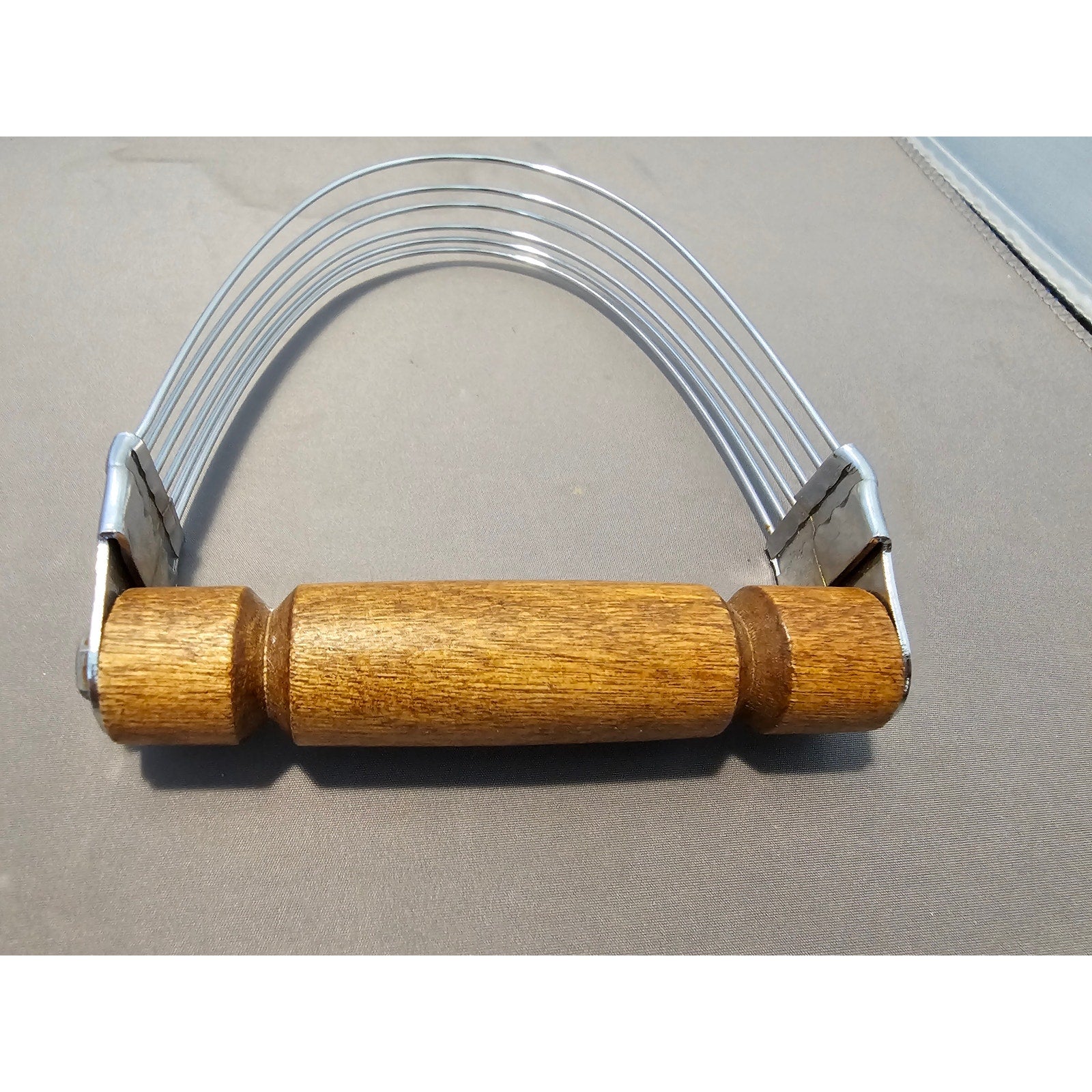 Vintage Bonny Hand Pastry/Dough Blender w/Wood Handle - USA