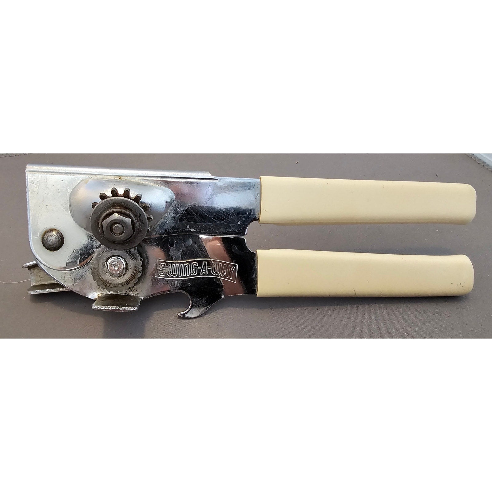 Vintage Swing-A-Way No. 2 Can Opener Bottle Tan/Ivory Grips Manual 7” USA Away