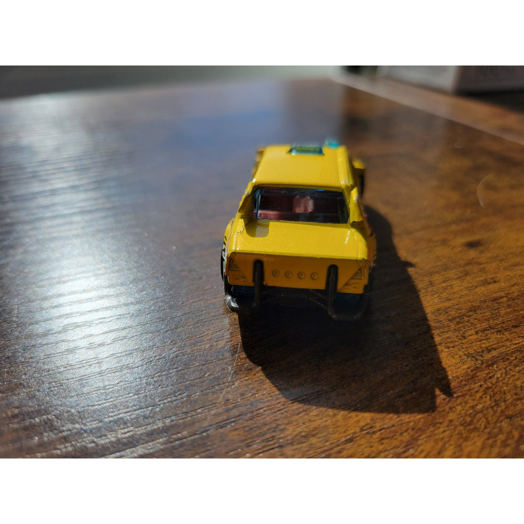 2015 Hot Wheels - Time Attaxi Yellow DHP23 - loose