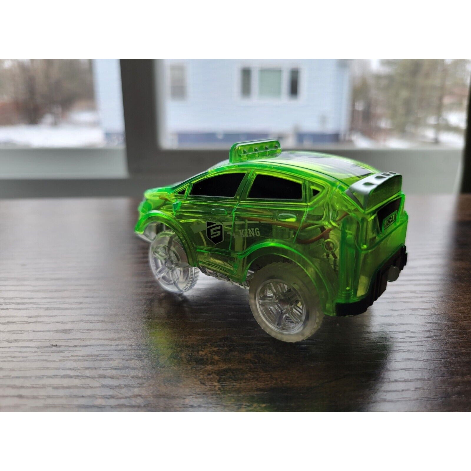 Mindscope Green Battery Operated Light Up Trax Car - S King