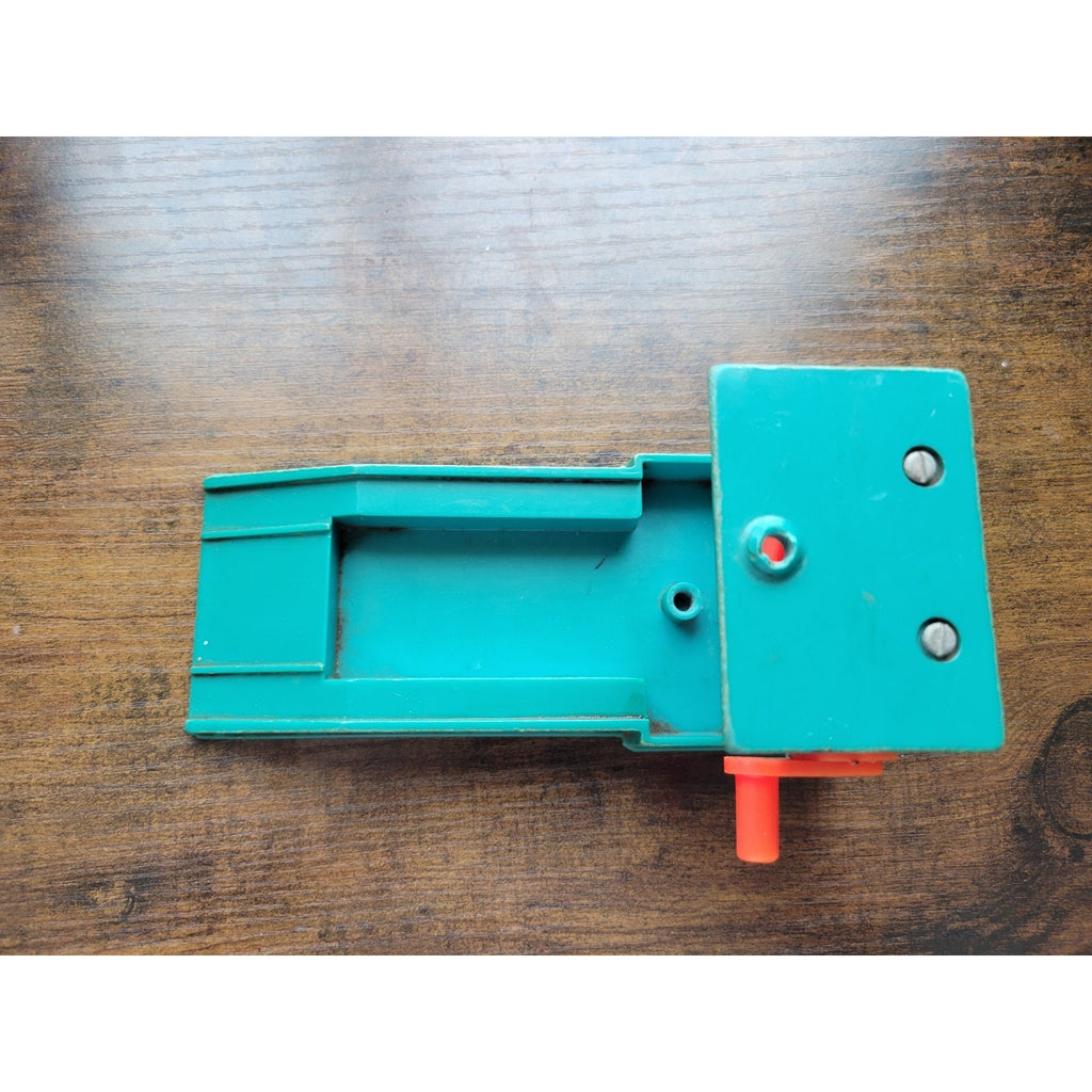 Vintage 1970 Fisher Price Little People #930 Parking Garage Car Lift